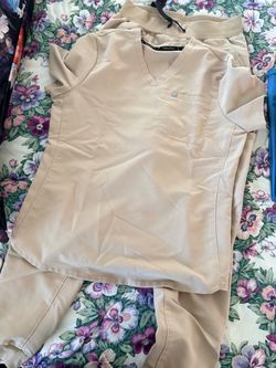 Fabletics set scrubs