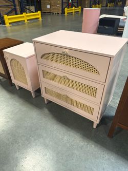 3 Drawers Chest!!
