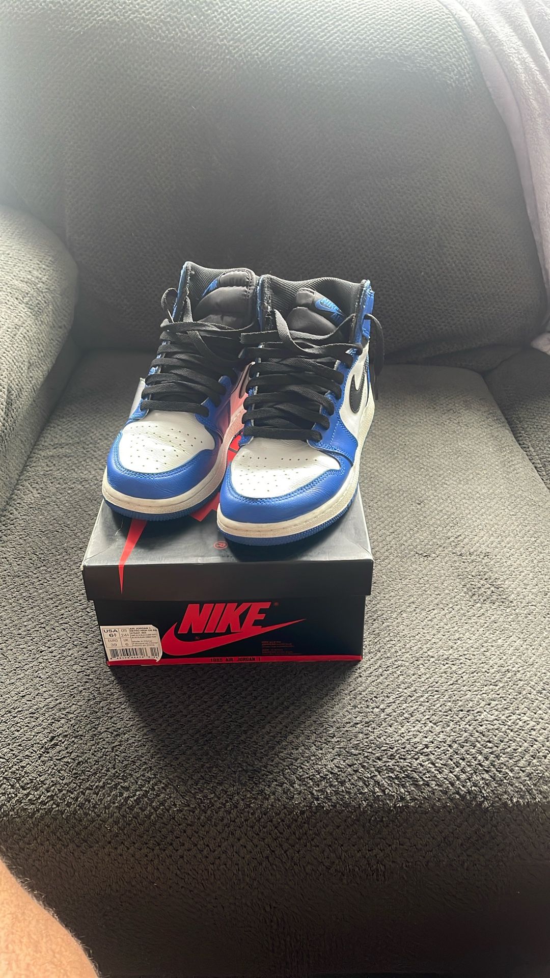 Jordan 1 Blue Royals