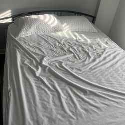 Full Size Bed & Mattress 