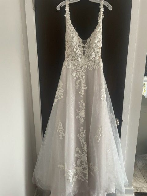 NEW UNWORN CHRISTINA WU WEDDING DRESS SIZE 20/22