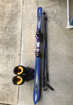 K2 skis, Salomon 24.5 boots, head poles