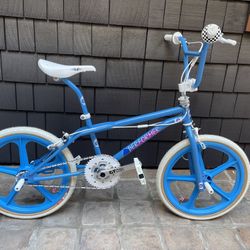 86 GT Performer Freestyle BMX Bike - Maui Blue 