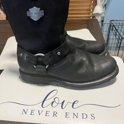 Harley Davidson, black leather boots