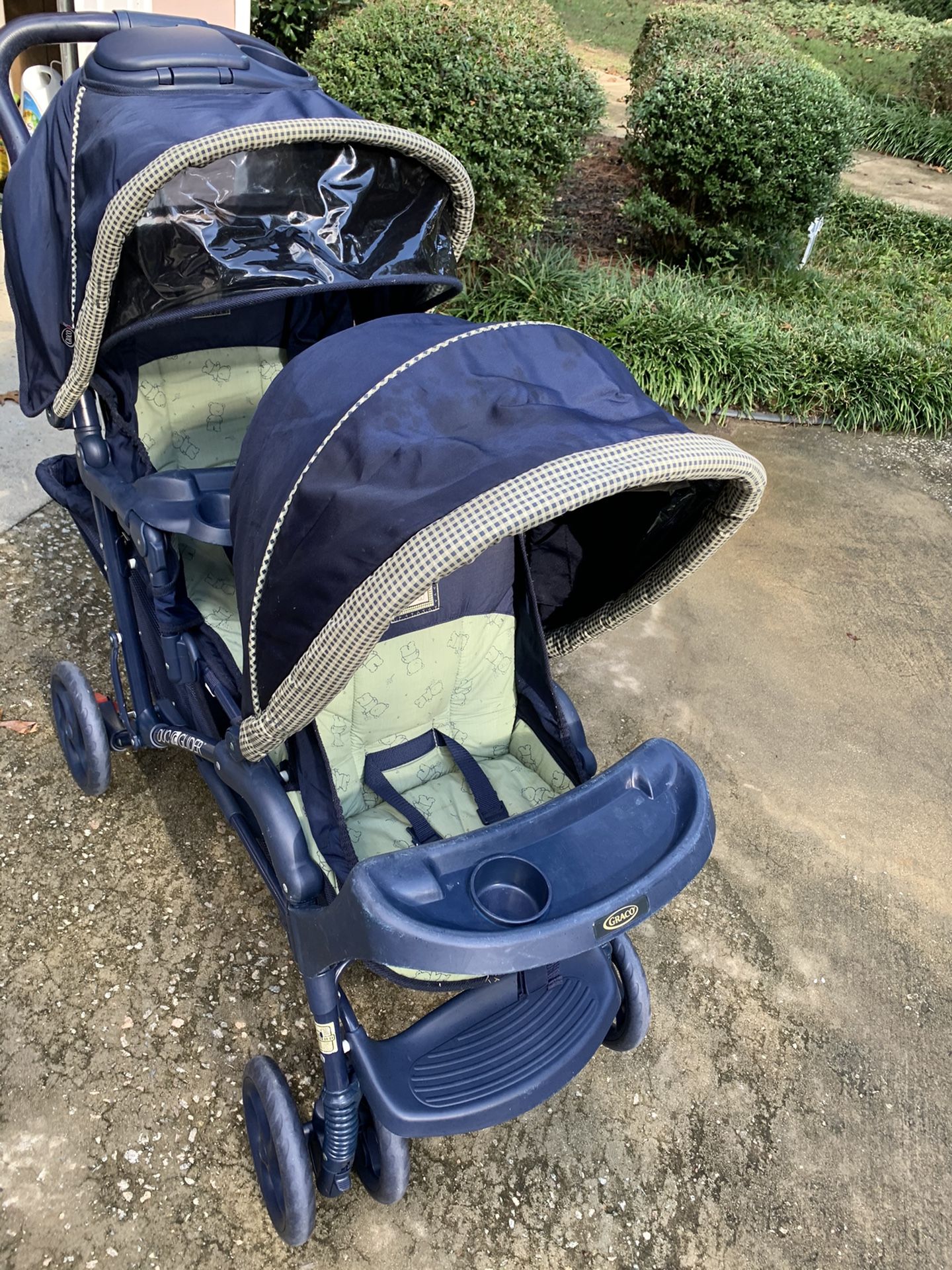 Graco double stroller. VERY CLEAN!