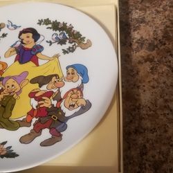 Disney Porcelain Collection  Snow White Plate
