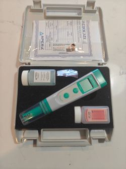 Apera PH20 PH Tester w/ Case