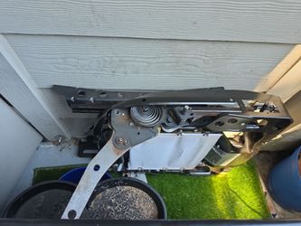 Manual seat mounting unit drivers side