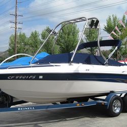 2001 Reinell  Bowrider Boat With Ski Tower And Trailer