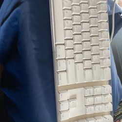 Apple Keyboard