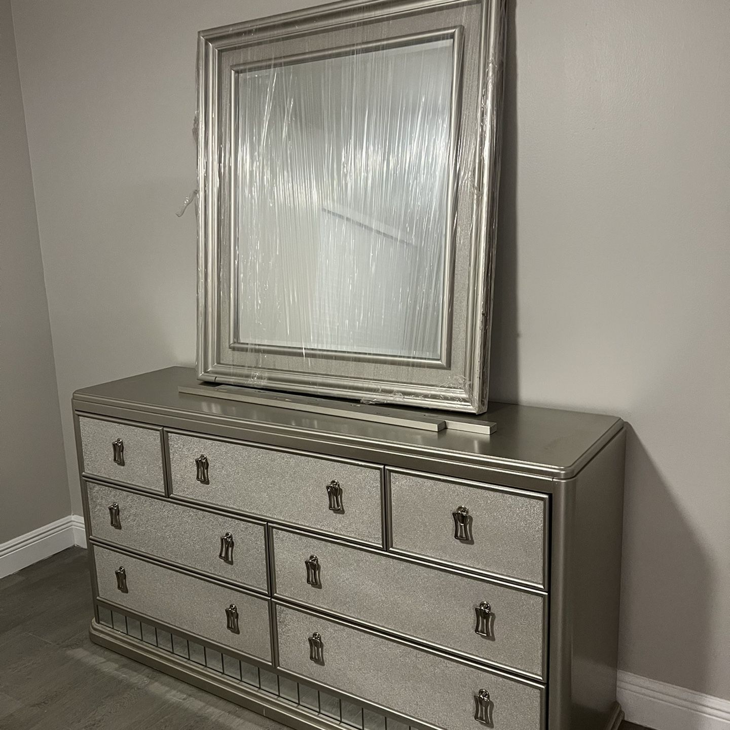 Sofia vergara dresser discount