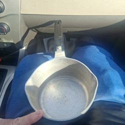 Vintage Wagner Ware Sidney -O- Magnalite 1.5 Qt Saucepan (4681 1/2 P)