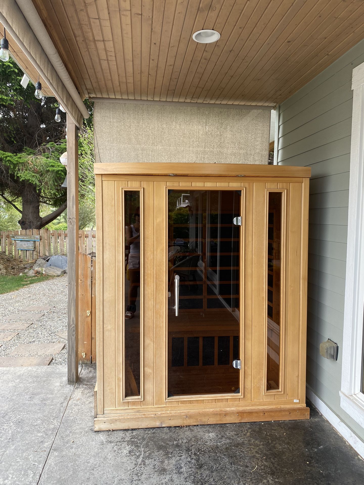 Infrared Sauna  With Bluetooth And Speakers