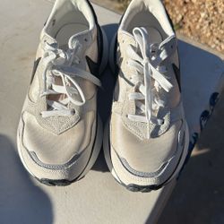 Brand New Never Worn Nike Size 8