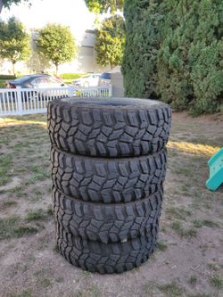 Cooper Discoverer STT PRO 275/70r18
