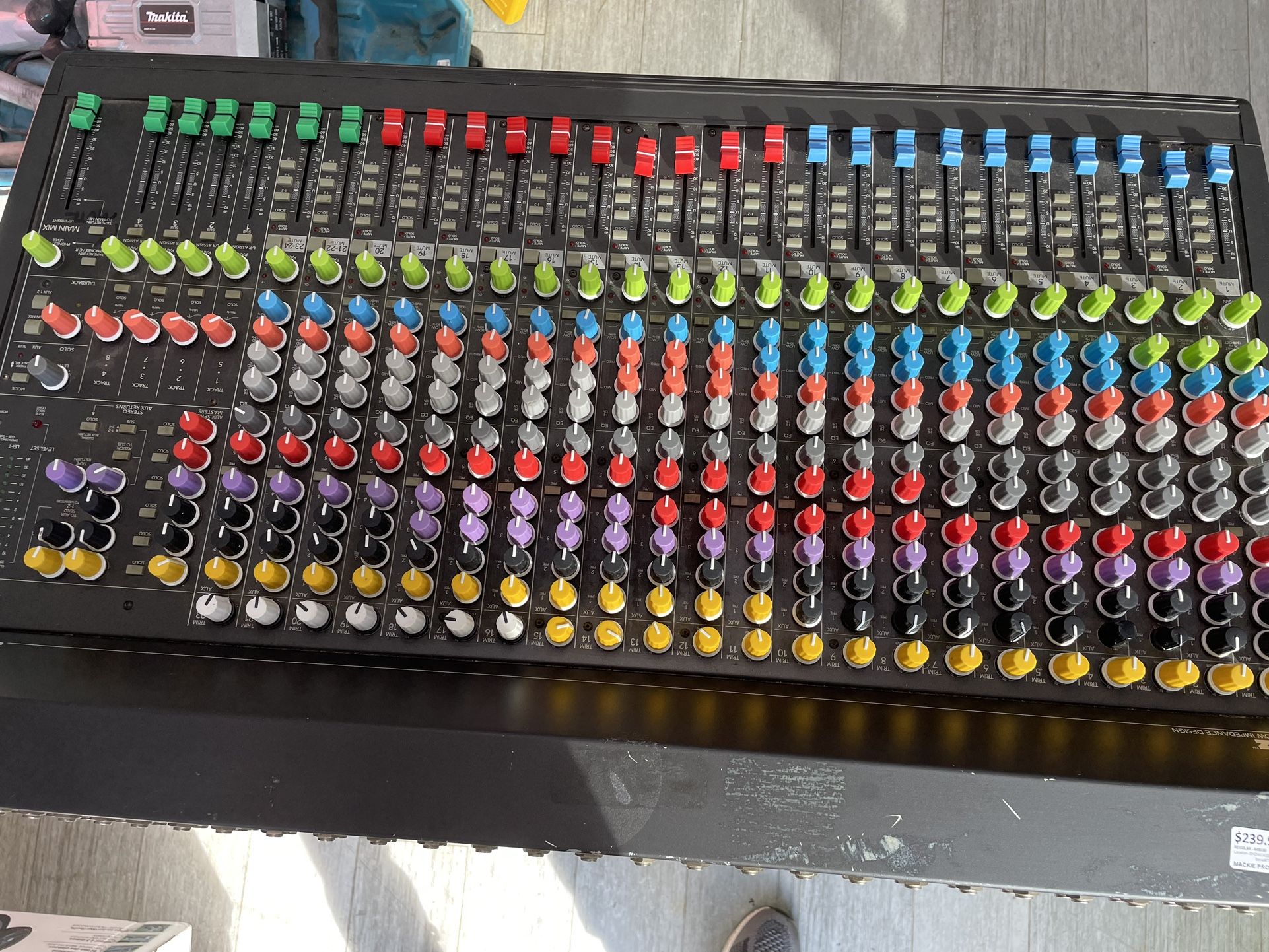 Mackie Sr24.4 Vlz Bus Mixing Console 