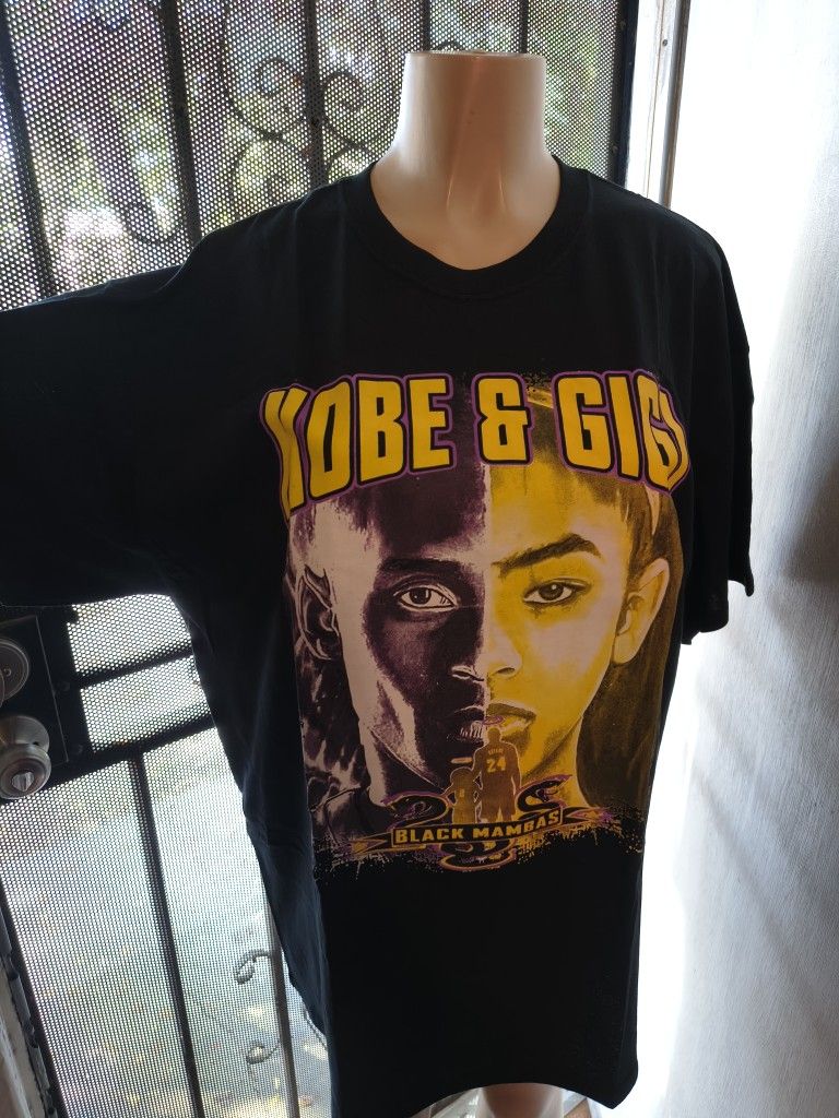 Men's shirts are only available in sizes XL and XXL.