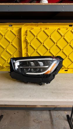 Mercedes Benz glc left headlight 2020 2021 2022 2023