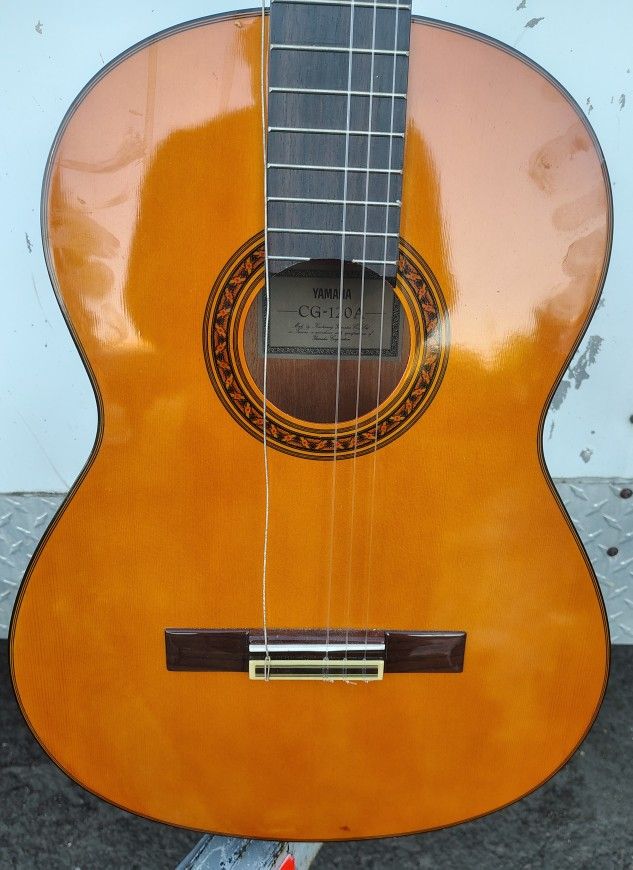 Yamaha CG-120A Acoustic Guitar/6 string