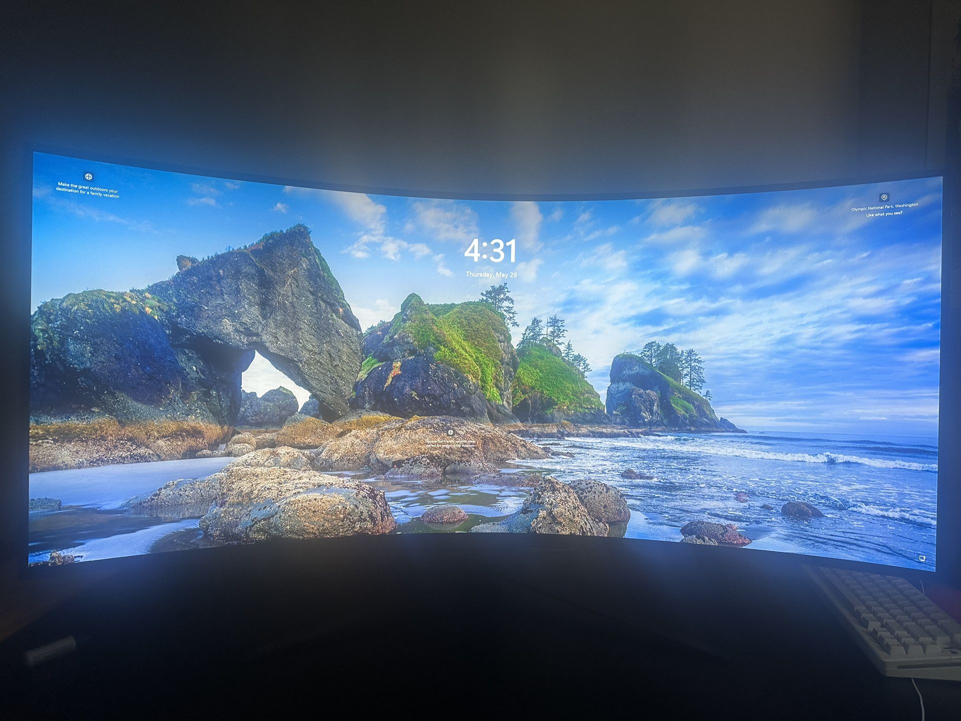 LG - UltraGear 45" OLED Curved WQHD 240Hz 0.03ms FreeSync and NVIDIA G-SYNC Compatible Gaming Monitor with HDR400 - Black