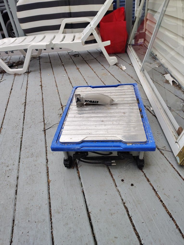 Kobalt Tile Saw.