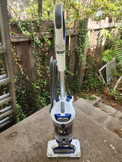 Shark Rotator Professional Upright Carpet Vacuum cleaner