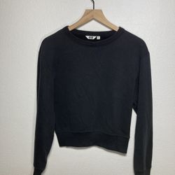 Uniqlo Black Crew Neck Long Sleeve Sweatshirt xs