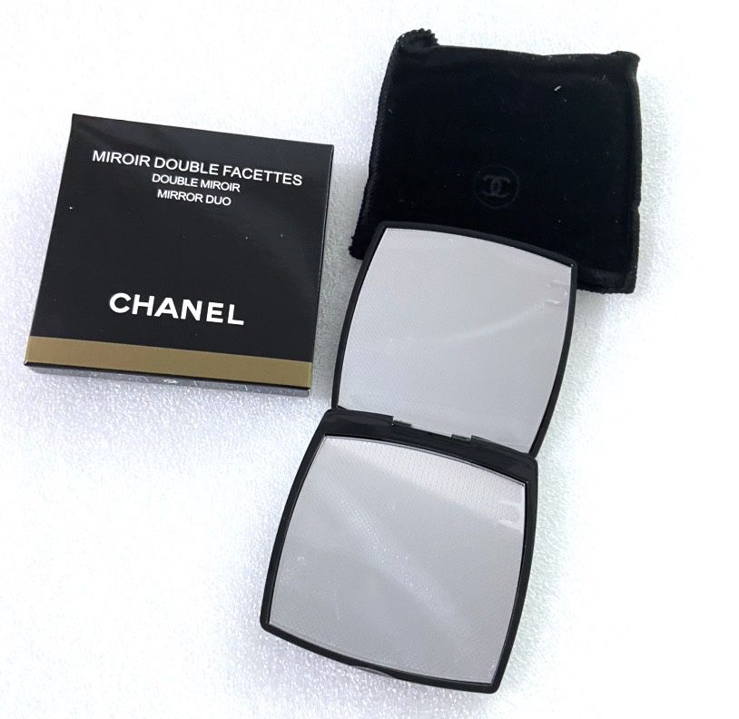 Sold at Auction: VIP GIFT Vanity Handheld Chanel mirror
