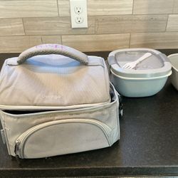 Lunch Box 2 Salad + 1 Meal