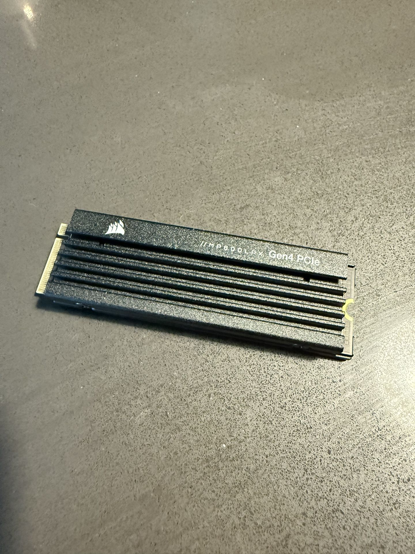PS5 CORSAIR MP600 PRO LPX 2TB Internal SSD PCIe Gen 4 x4 NVMe with Heatsink for PS5