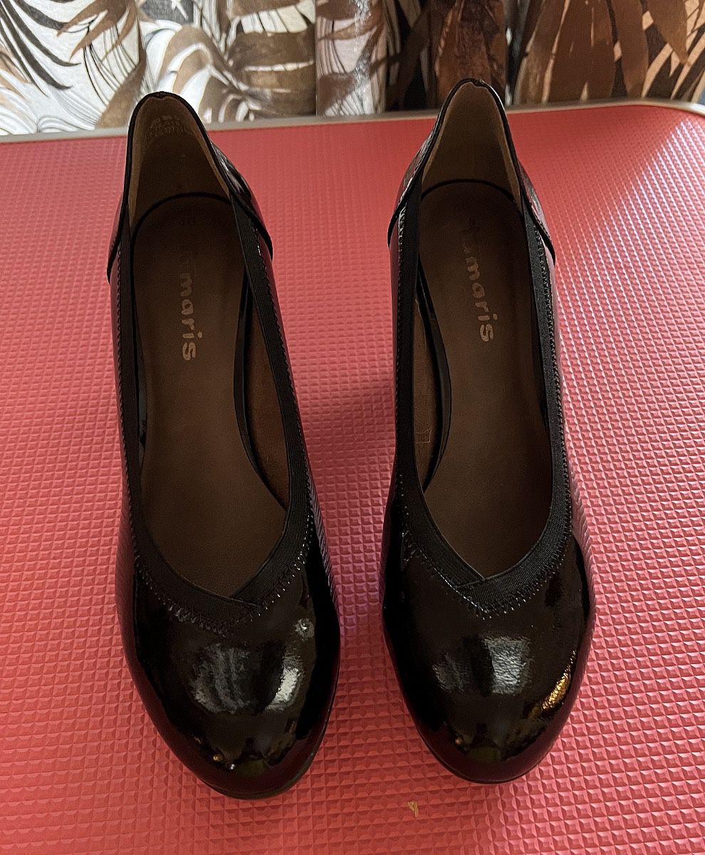 Tamari’s Black Patent Leather Heels