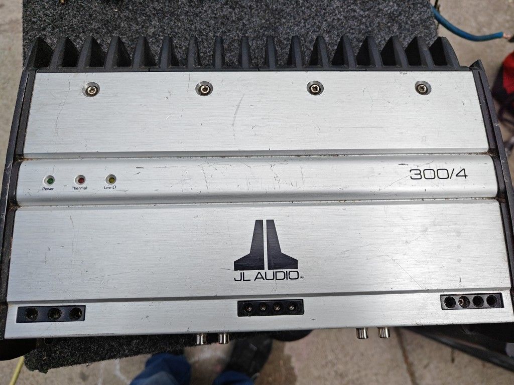 JL Audio 300/4 READ AD