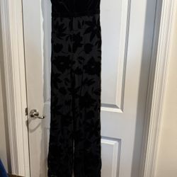Lulu's Black Velvet Floral Jumpsuit size xs