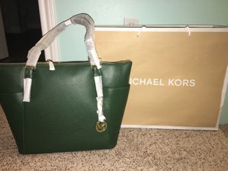Brand New Michael Kors Purse with tags and bag