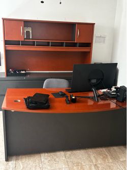 Executive Desk Set