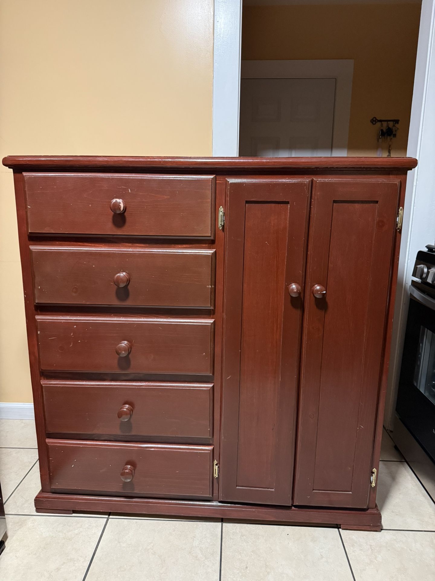 Toddlers Dresser/ Closet 