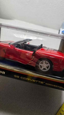 Maisto Special Edition 1:18 1998 Corvette Convertible Diecast Red