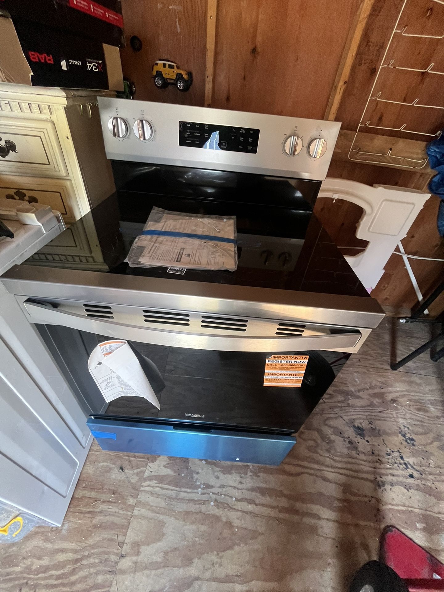 Whirlpool Air Cooking Technology 30-in Glass Top 5 burners 5.3-cu ft Air Fry Convection Oven