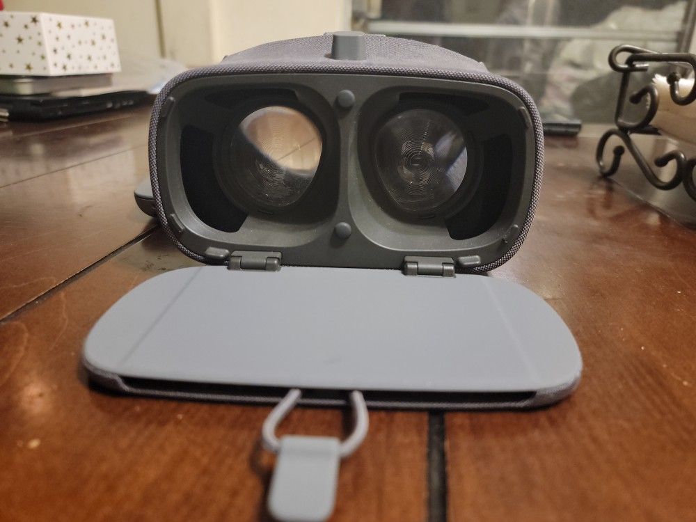Google Daydream View