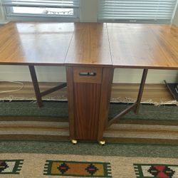 Mid Century Gate Leg Foldable Table/Console With 4 Chairs