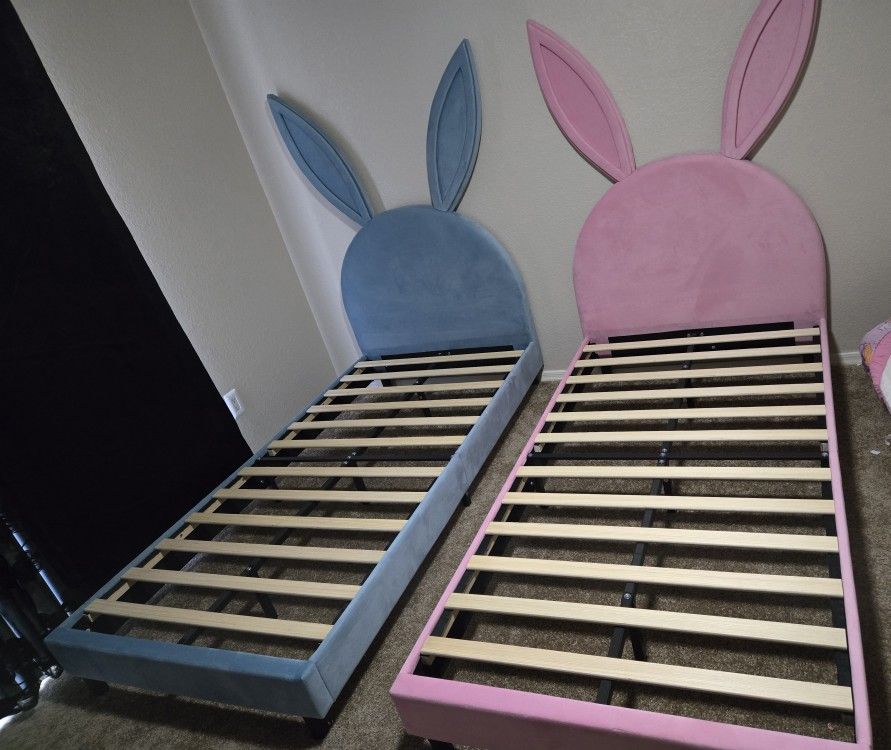 Twin Bed