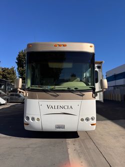 2006 Mandalay Valencia 36’ Diesel Pusher - Only 34K Miles!
