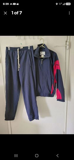 Adult Small $20 NE Philly dont ask is it still available