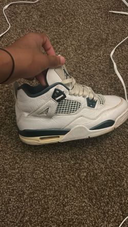 Jordan 4s