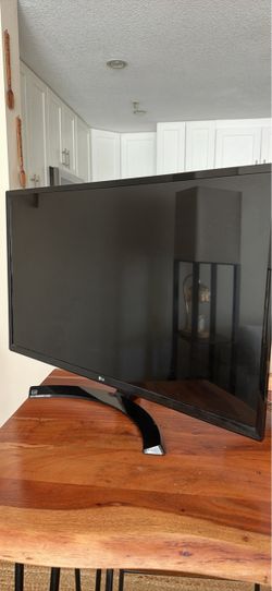 32” LG Computer Screen