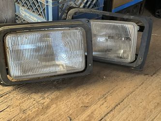 Freightliner Columbia set of HEADLIGHTS