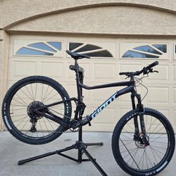 Brand New Giant Stance 1 Full Suspension, Size Xl