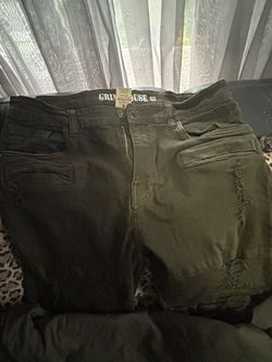 Men’s Army Green T-Shirt & Jean Combo..size. Large 