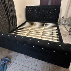 Luxury King Size Black Velvet Bed Frame w/ Crystal Tufted Headboard