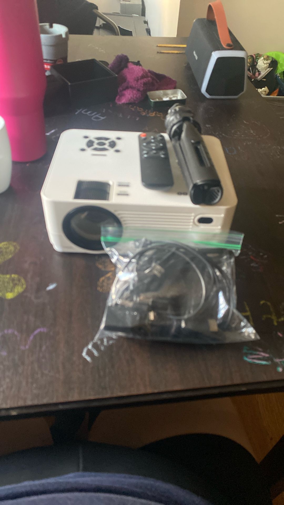 Dxyiitoo Wi-Fi Bluetooth Hd Projector